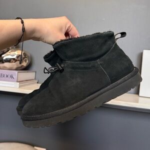 UGG “Mini Toggler” Mini Black Boots